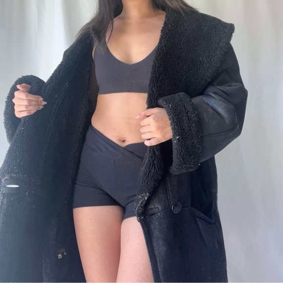 Vintage Black 100% Genuine Shearling Heavy Coat - Picture 3 of 6